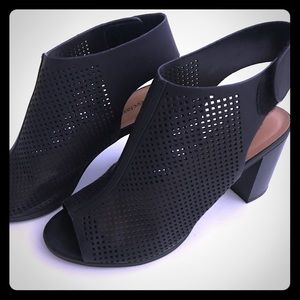Size 9 Black mesh peep toe bootie heels